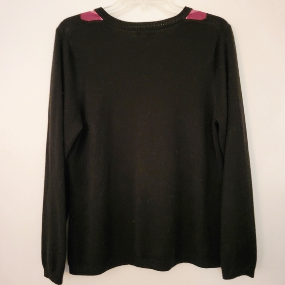 Pink gray black vneck sweater with vertical front diamond design - Picture 2 of 4